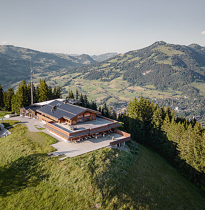 Bergrestaurant Eggli & Eggli Lounge im Sommer